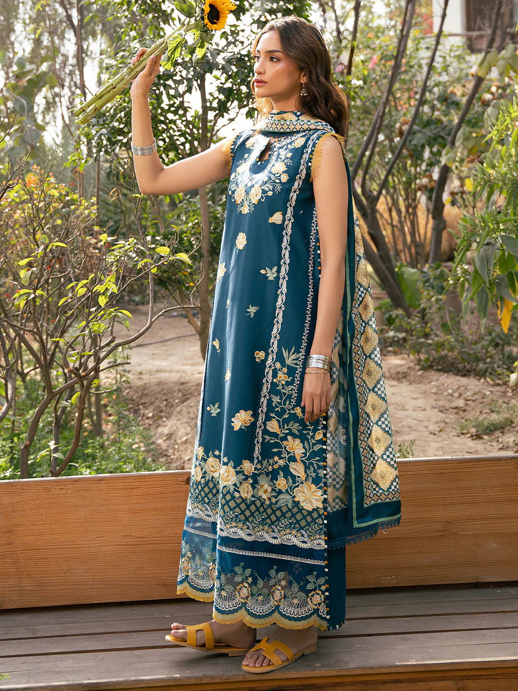 2077 - B | 3 PC Lawn