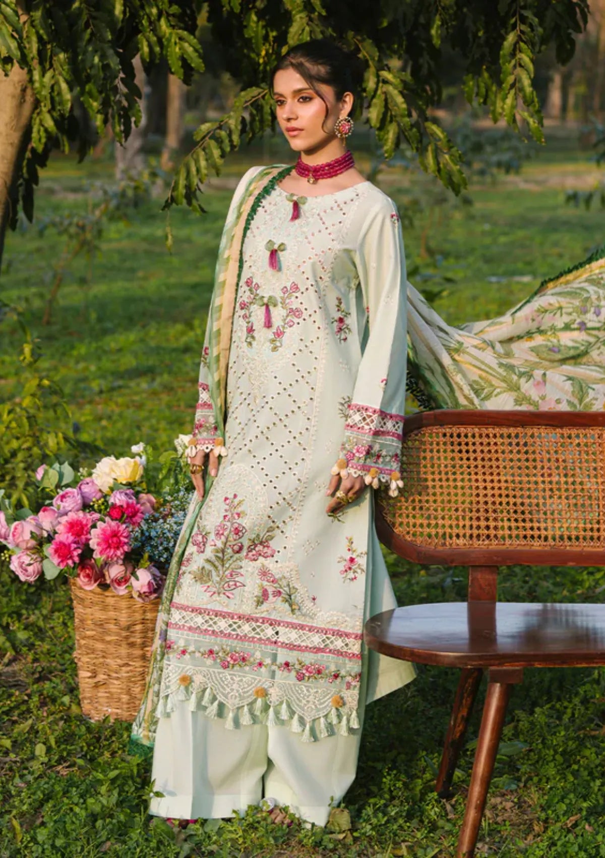 Mahnur Dahlia Luxury Lawn'25-Ana-03