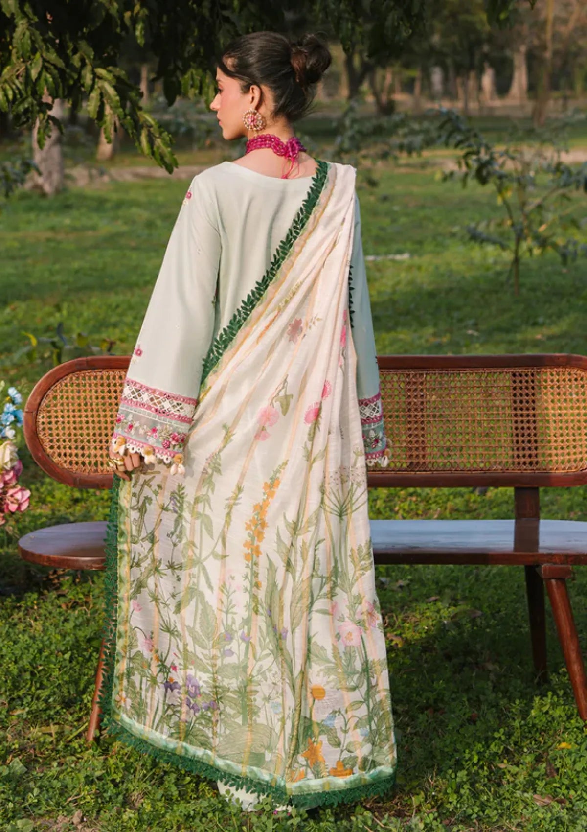 Mahnur Dahlia Luxury Lawn'25-Ana-03