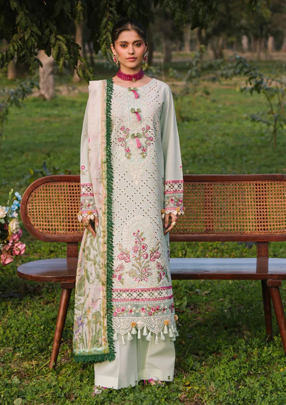 Mahnur Dahlia Luxury Lawn'25-Ana-03